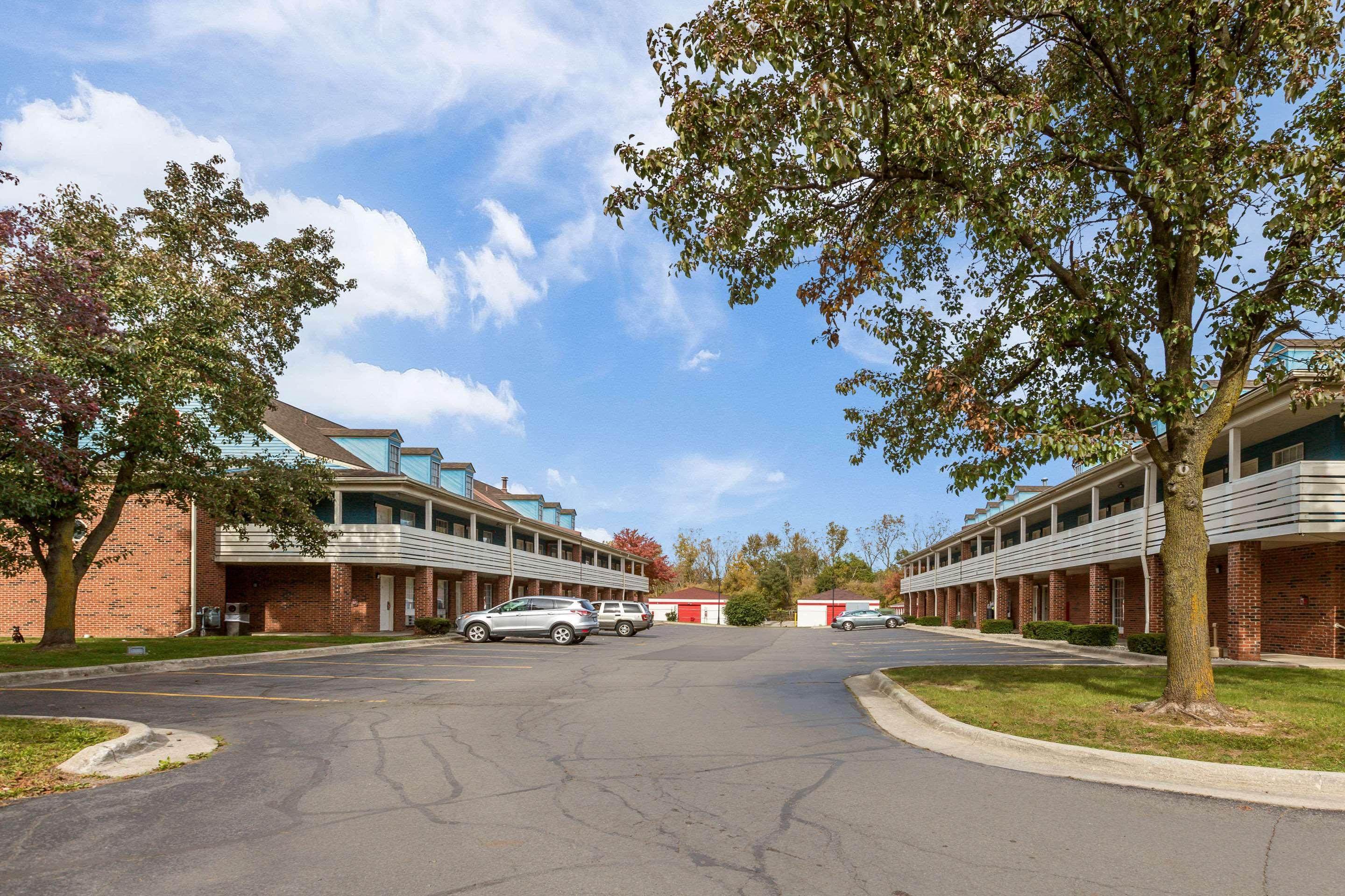 Travelodge By Wyndham Canton-Livonia Area, Mi Eksteriør billede