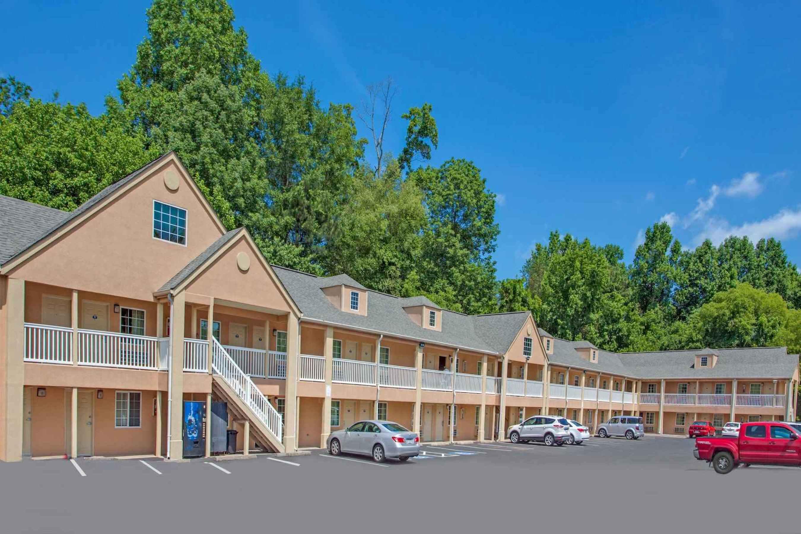 Travelodge By Wyndham Canton-Livonia Area, Mi Eksteriør billede