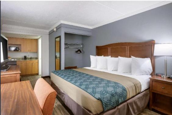 Travelodge By Wyndham Canton-Livonia Area, Mi Eksteriør billede