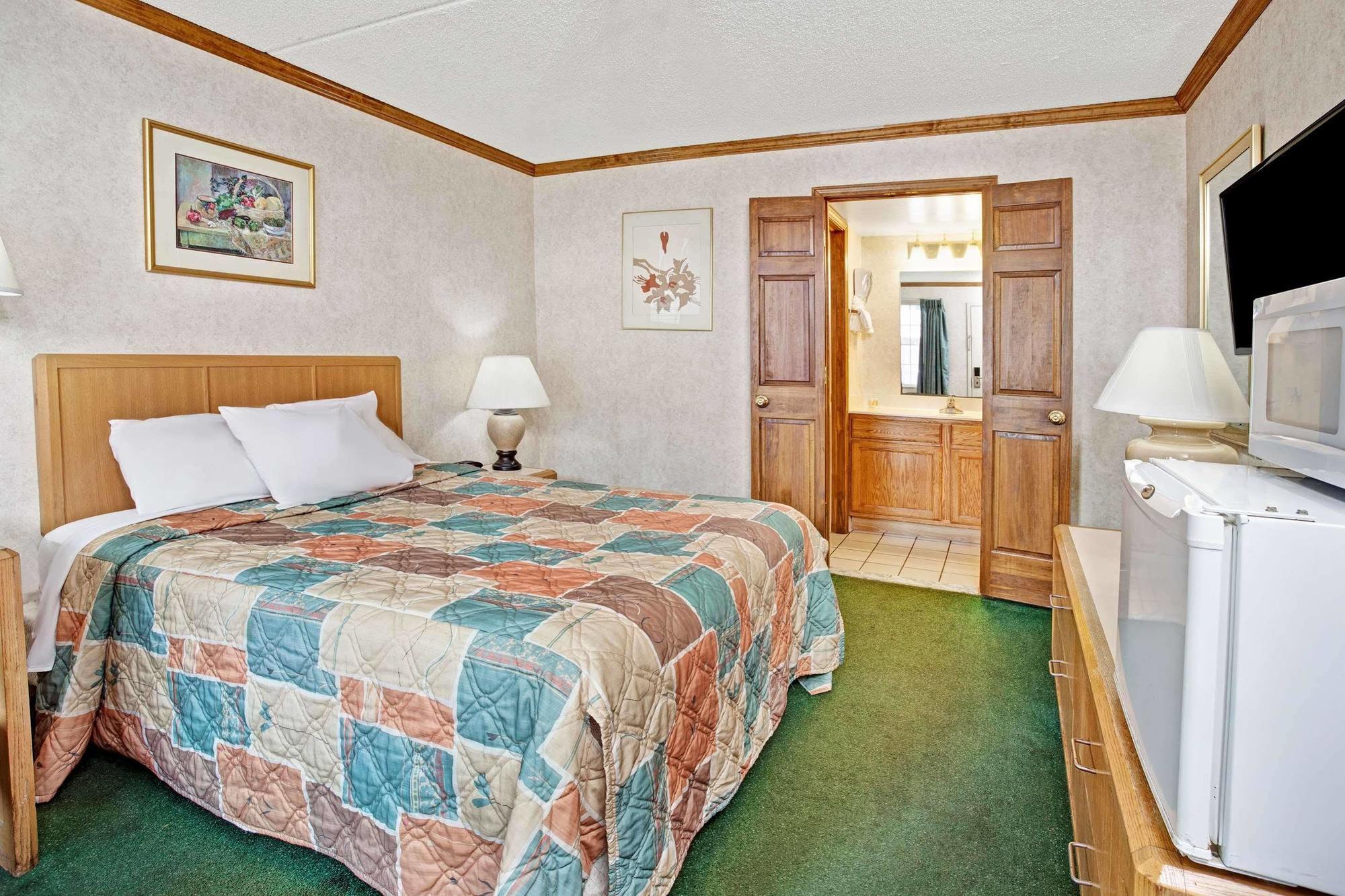 Travelodge By Wyndham Canton-Livonia Area, Mi Eksteriør billede