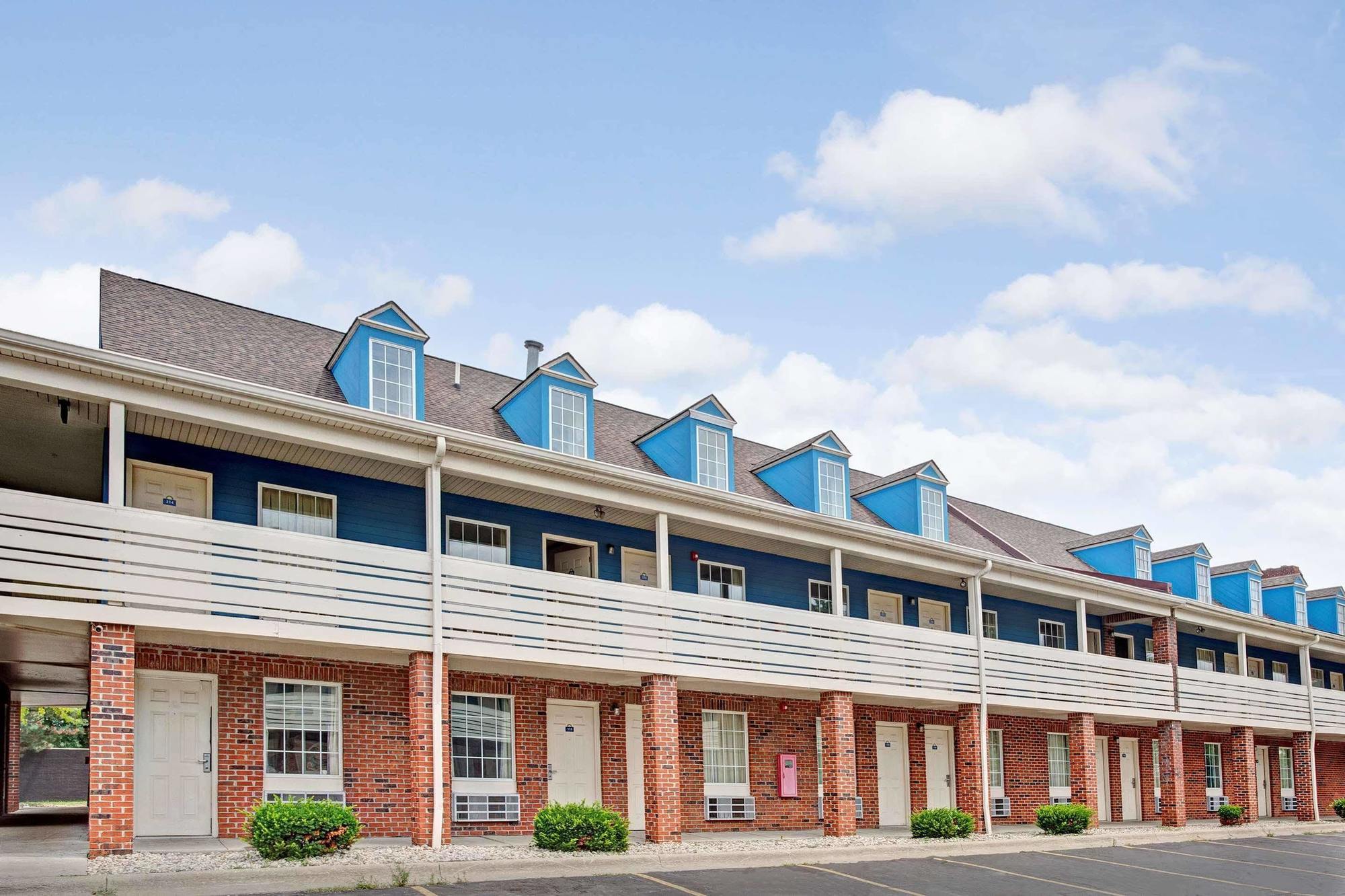 Travelodge By Wyndham Canton-Livonia Area, Mi Eksteriør billede